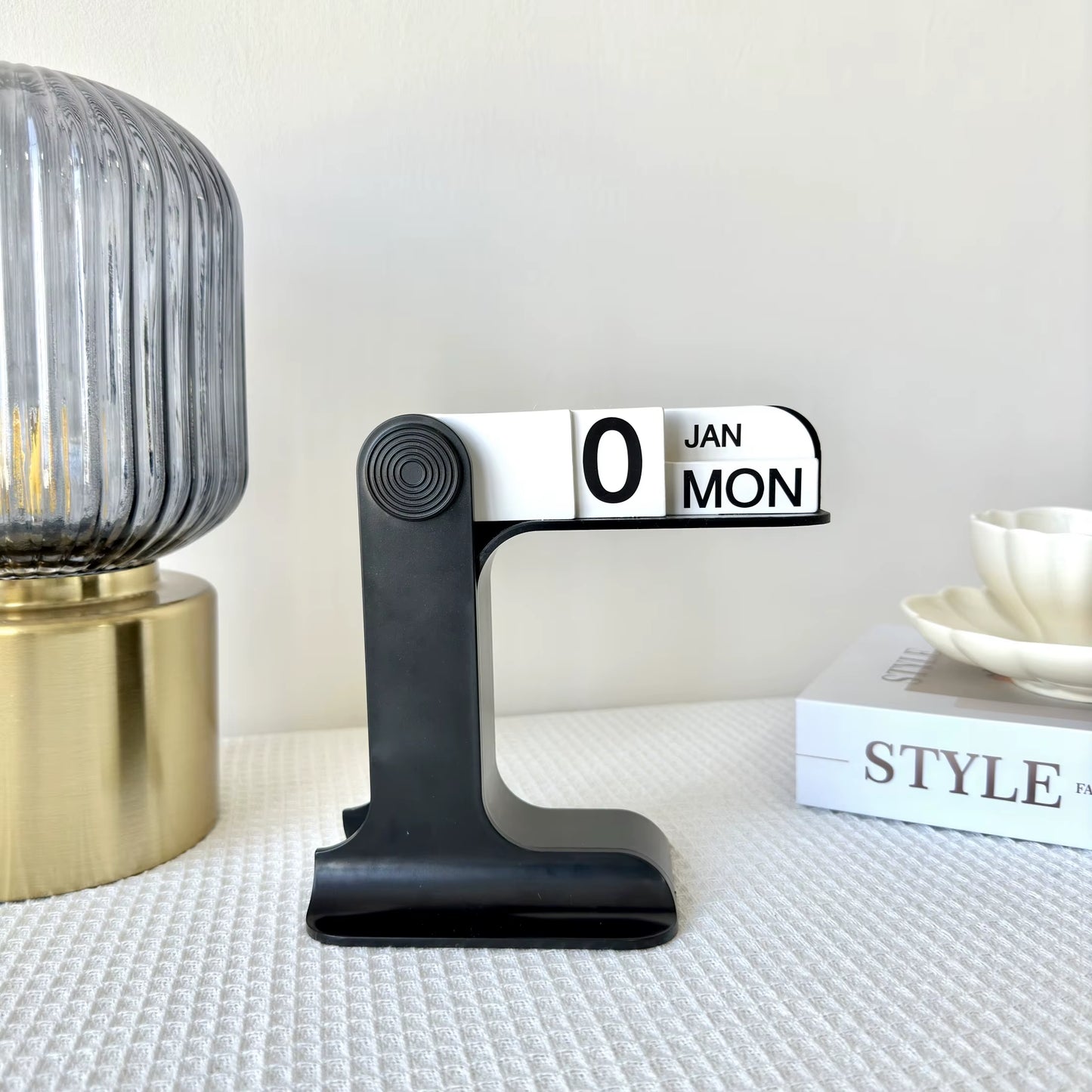 1Pc Modern Minimalist Style Plastic Creative Perpetual Calendar, Desk Calendar, Office Desktop Decoration, New Home Decoration