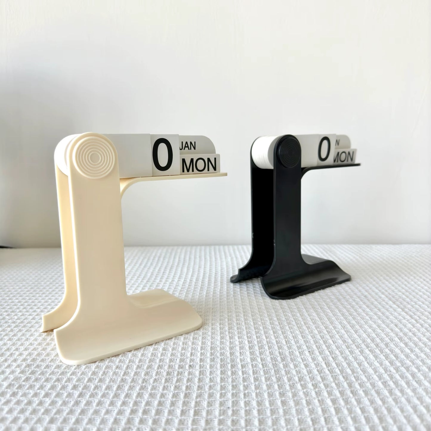 1Pc Modern Minimalist Style Plastic Creative Perpetual Calendar, Desk Calendar, Office Desktop Decoration, New Home Decoration