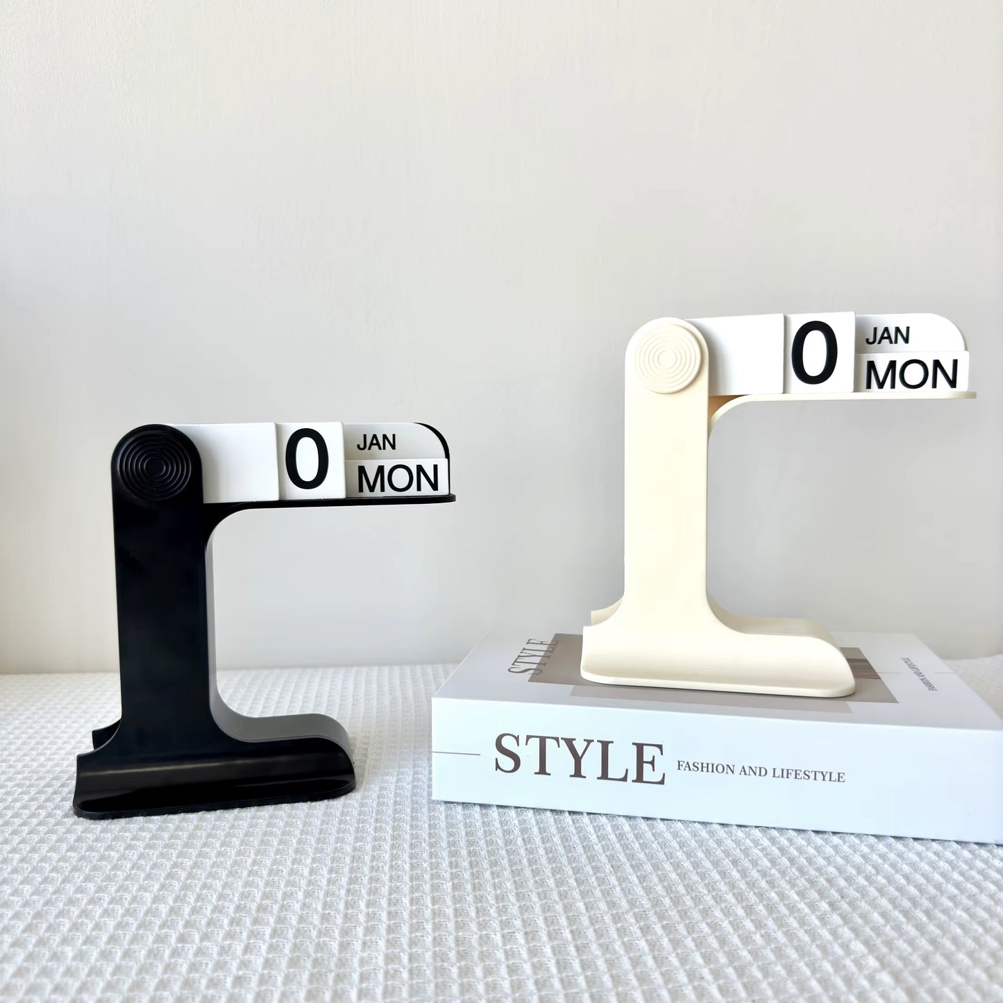 1Pc Modern Minimalist Style Plastic Creative Perpetual Calendar, Desk Calendar, Office Desktop Decoration, New Home Decoration